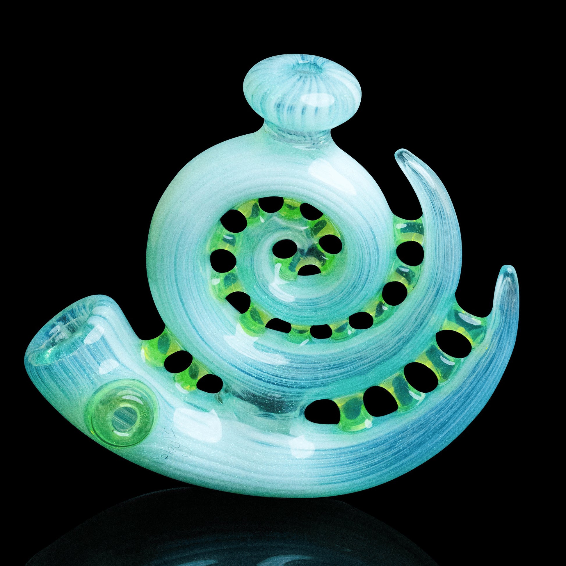 sophisticated design of the Nautilus Dry Pipe by NateyLove (2021)