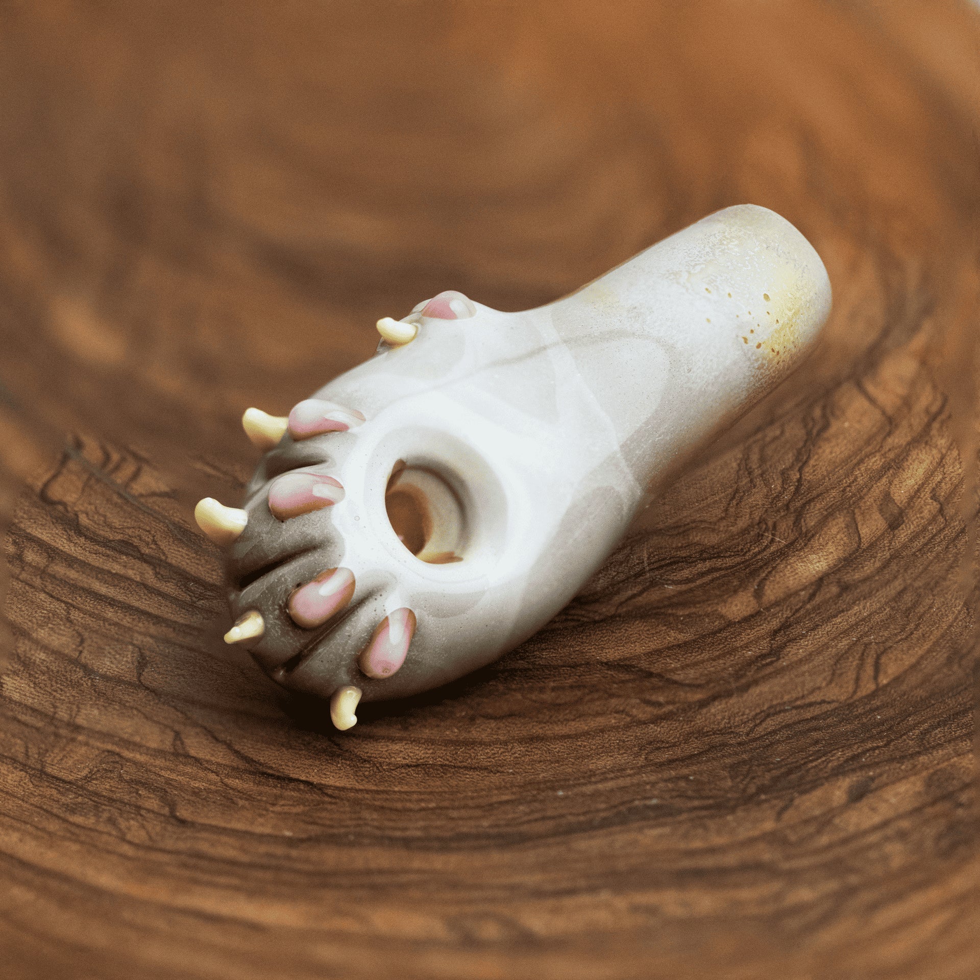 artisan-crafted design of the Large Mushroom Rig by Glasshole (2023)