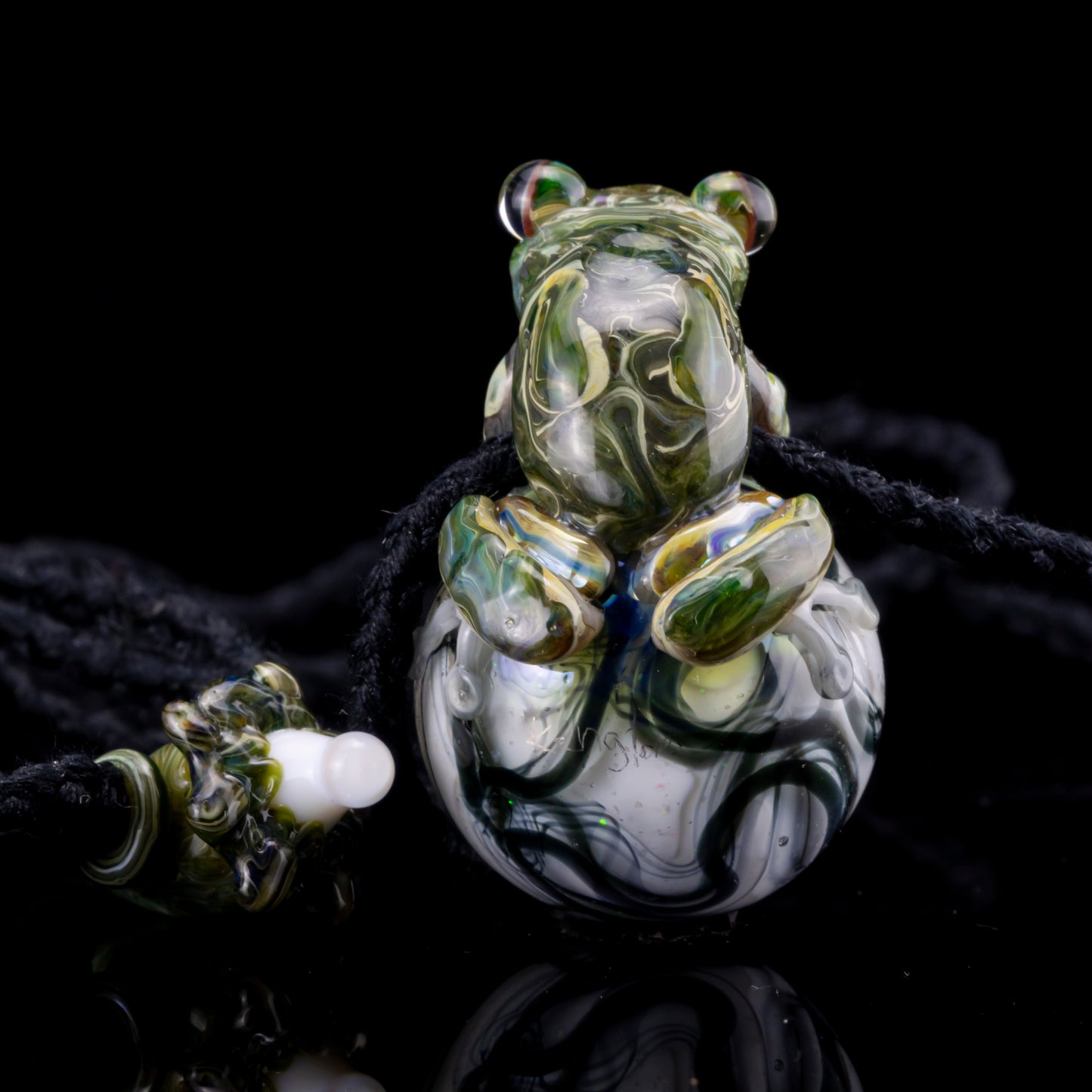 Kemgtaro x Scomo Frog Pendant