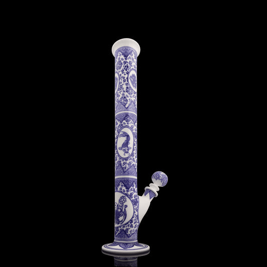 luxurious design of the Chinoiserie Bong by Kurt B (SCOPE 2022)