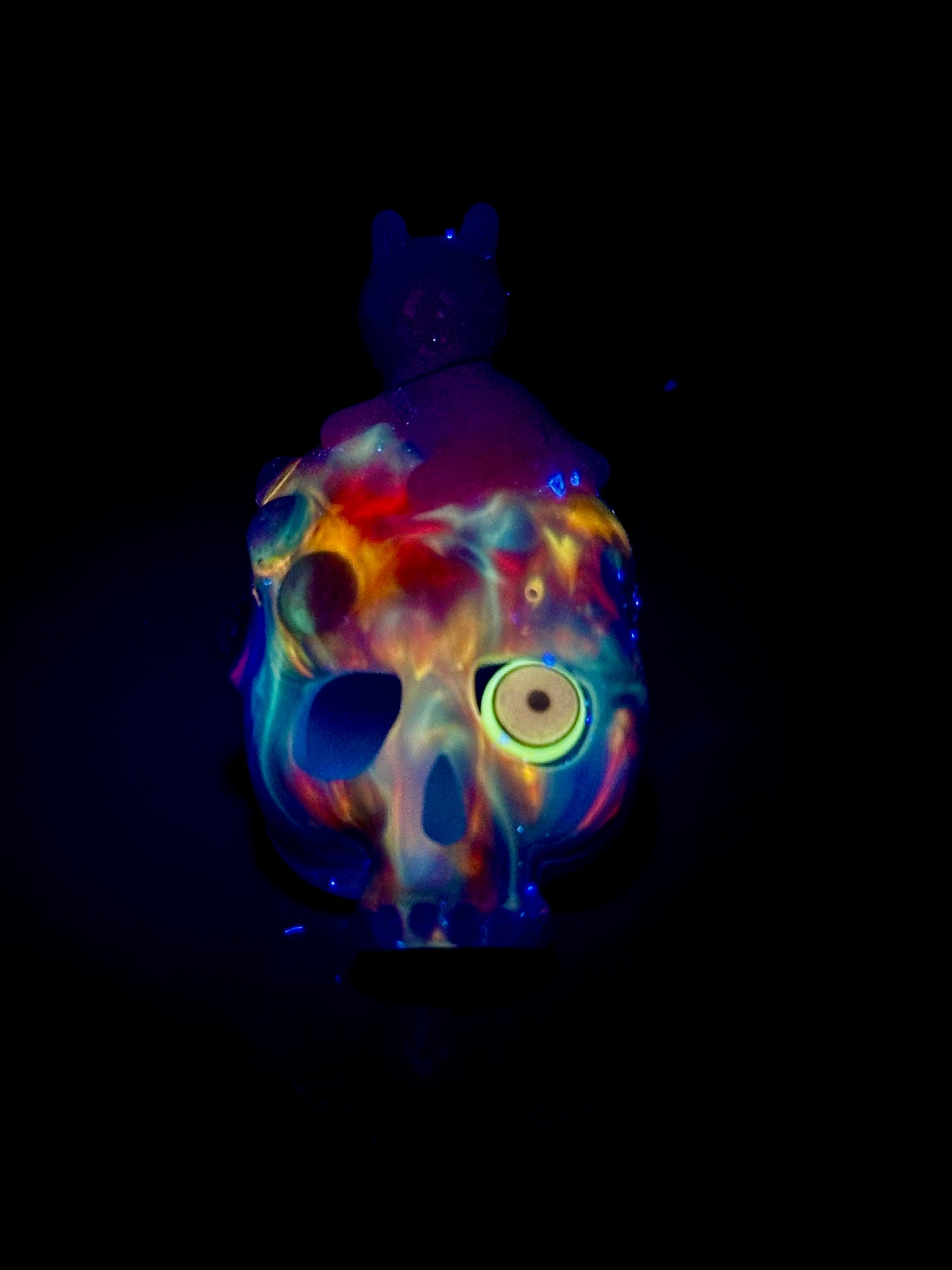 Aquarius skull and chappy pendant