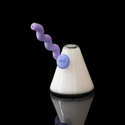 hand-blown design of the Squiggle Rig by Coldberger (GV 2023)