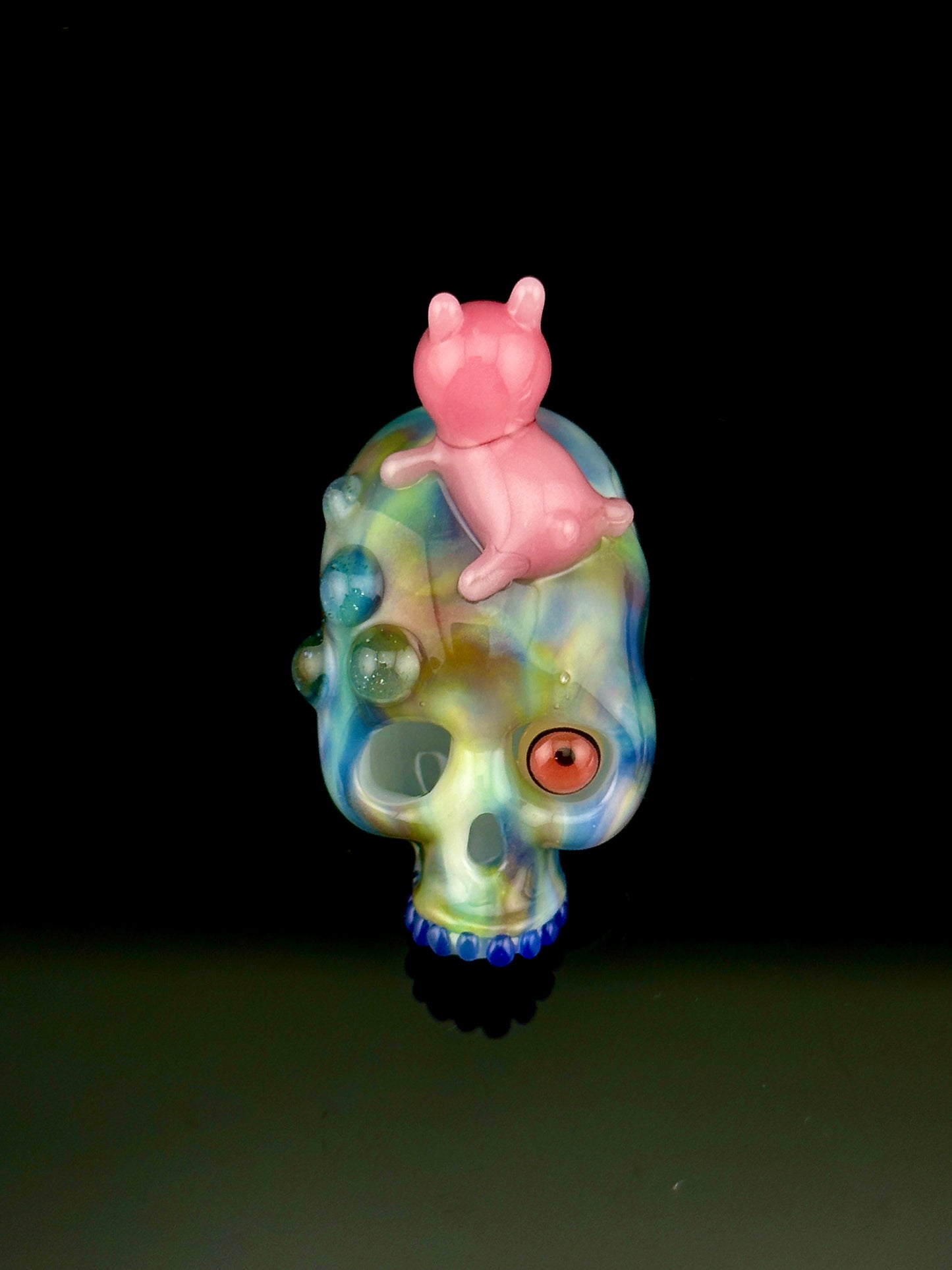 Aquarius skull and chappy pendant