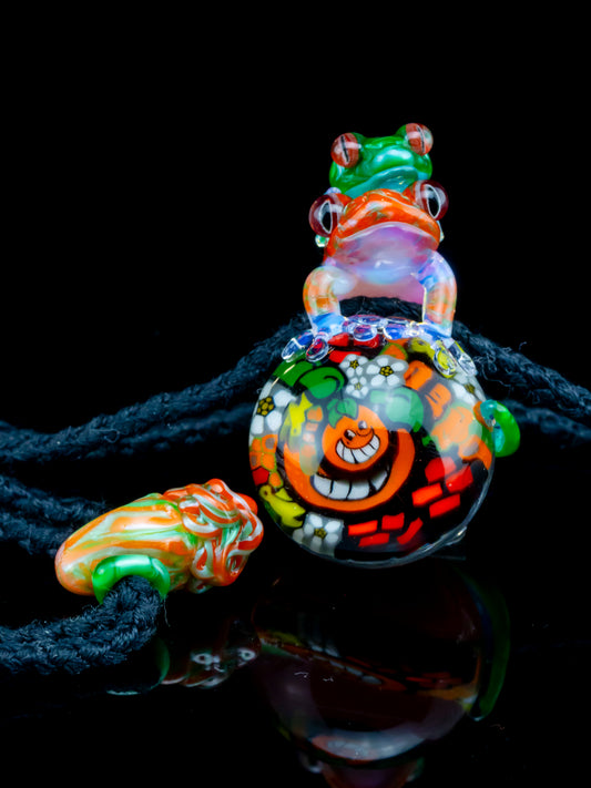 Atomik X Groe X Kemgtaro pendant