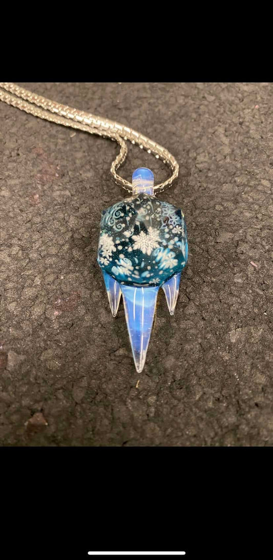 Faceted Blizzard Pendant by Chaka (Trinkets & Tokens 2022)