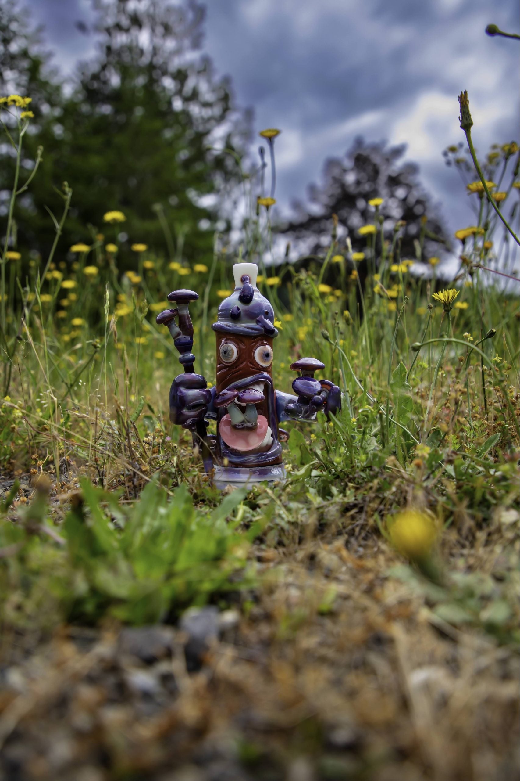 artisan-crafted design of the Large Mushroom Rig by Glasshole (2023)