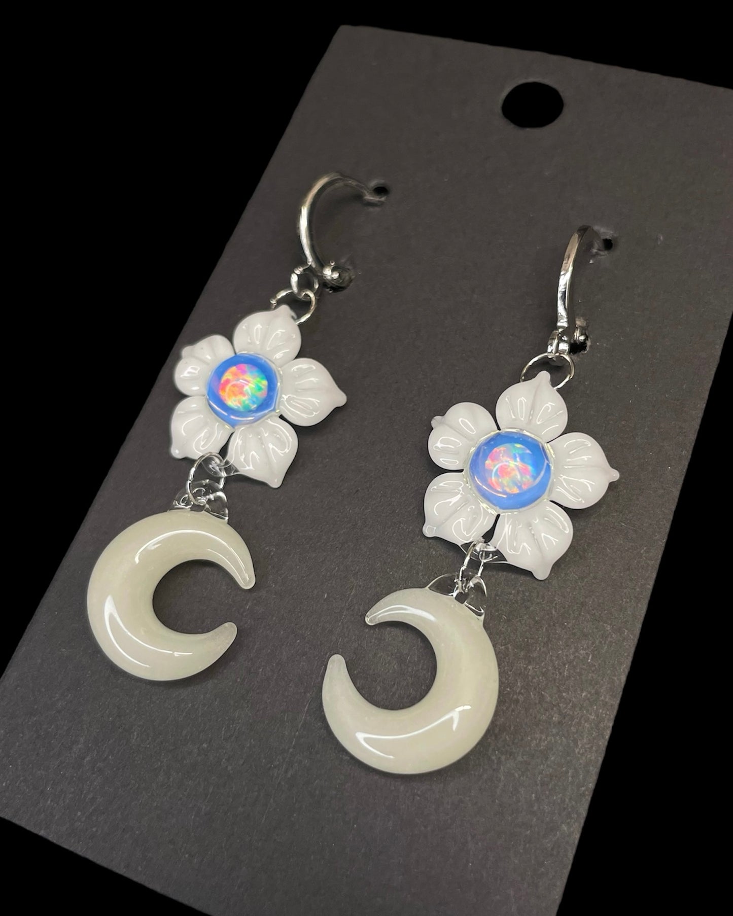 Earrings w/ Moon by Mars (2024)