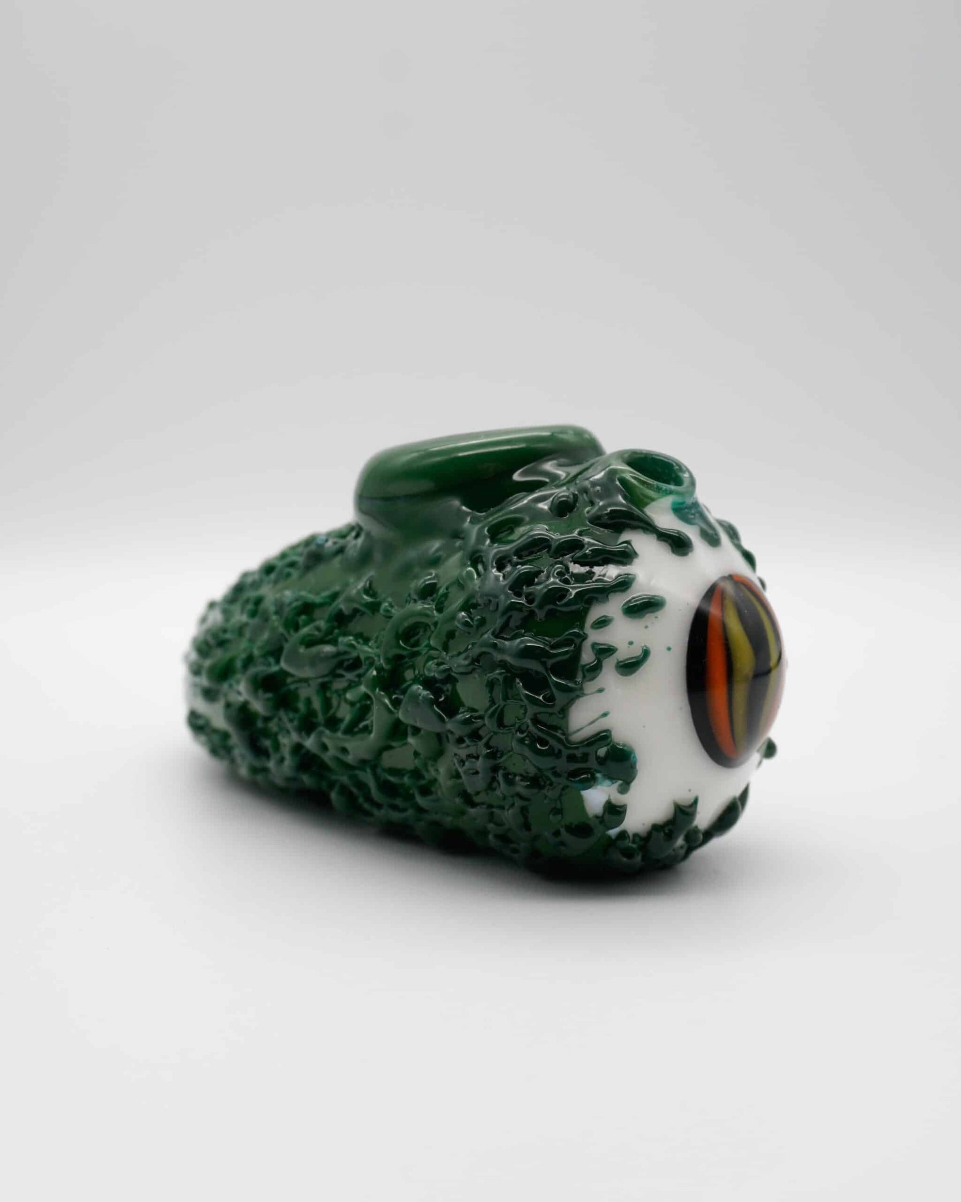 exquisite design of the (M1) Green Eyeball Travel Rig by Merc