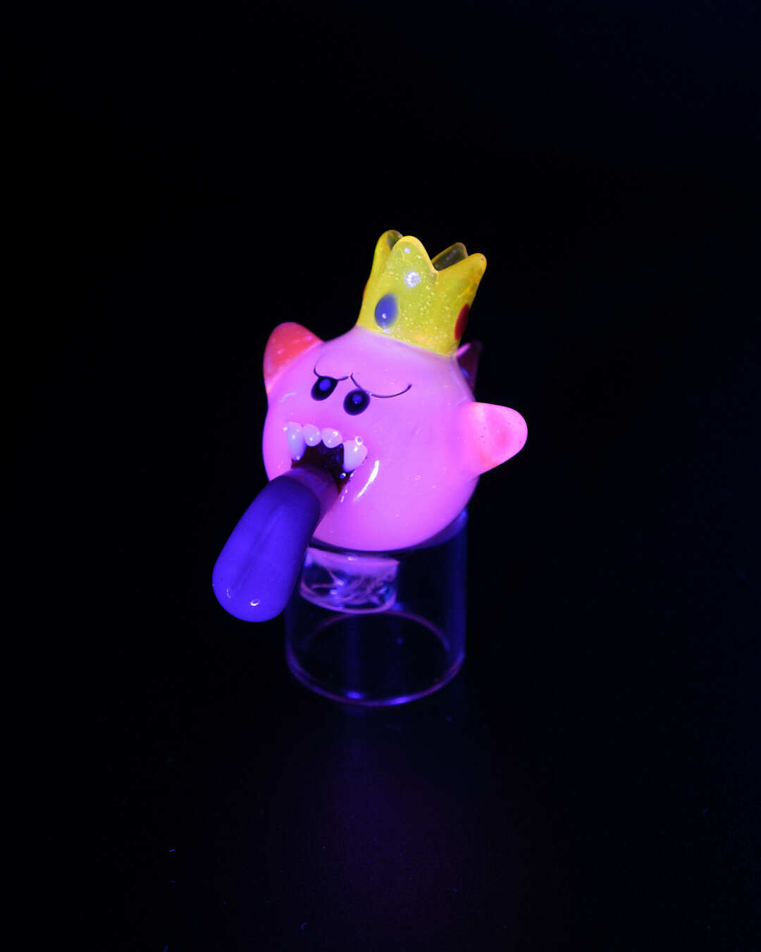 soft design of the King Boo UV Reactive Spinner Carb Cap by Saiyan Glass