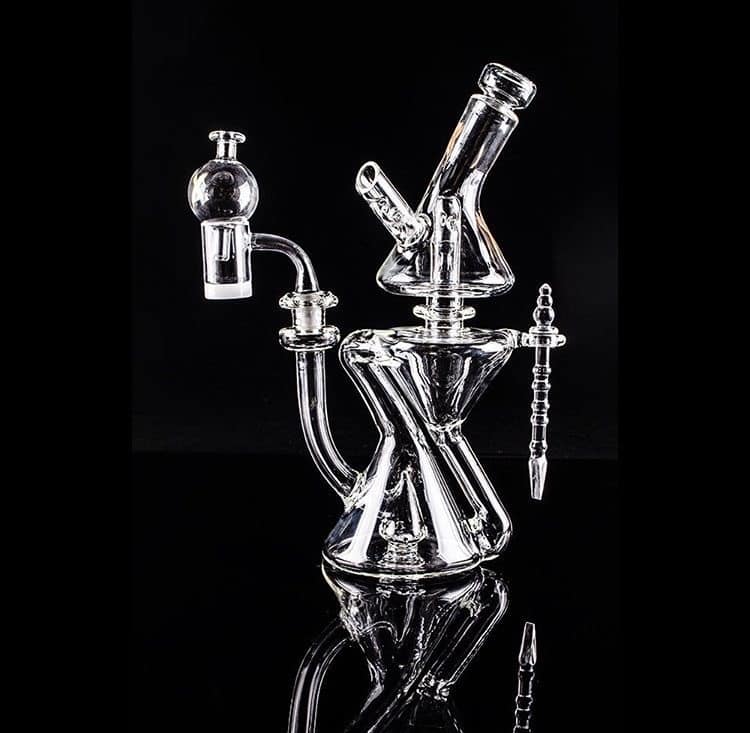 exquisite design of the Clear Xhalecycler Rig (w/ Case & Carb Cap) by Robert Mickelsen