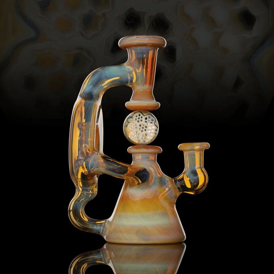 hand-blown design of the Sunset Orbit Rig by Dreamlab Glass