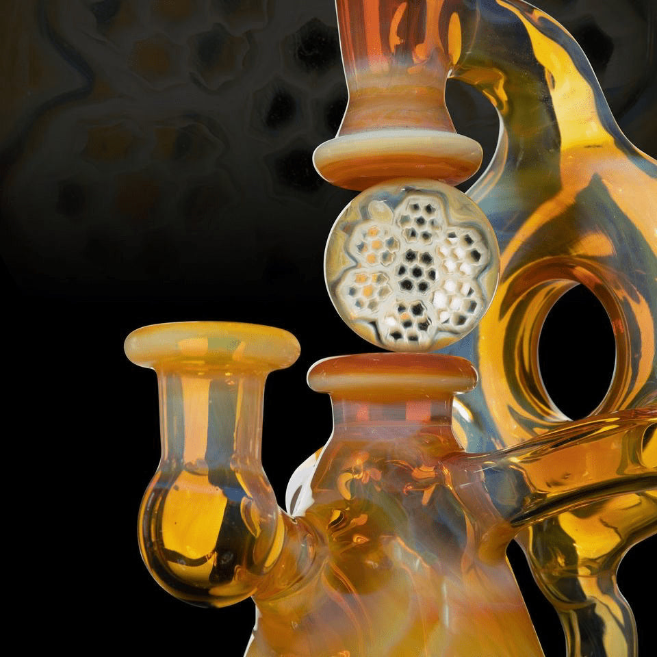 hand-blown design of the Sunset Orbit Rig by Dreamlab Glass