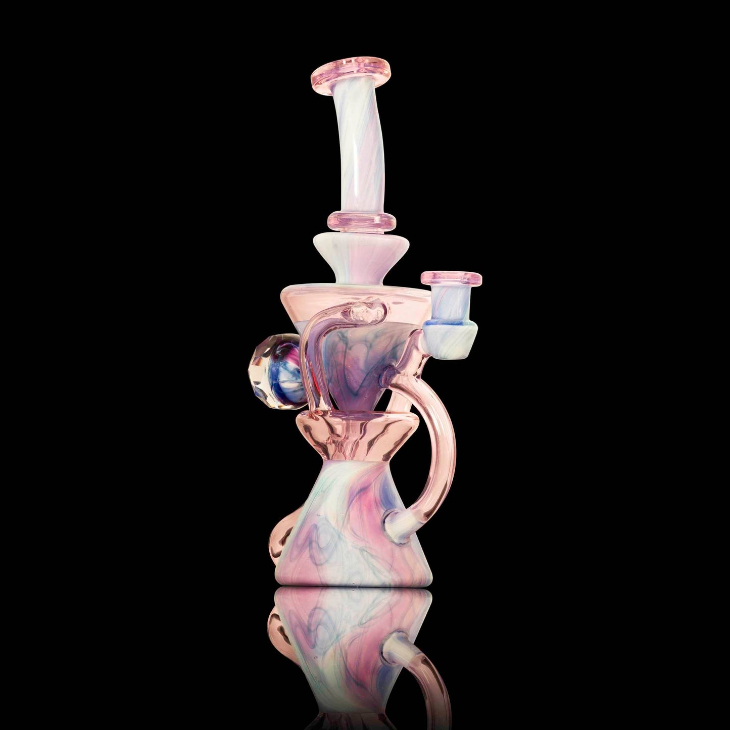 comfortable design of the Scribble Recycler by Captncronic Glass x Scomo Moanet (2021)