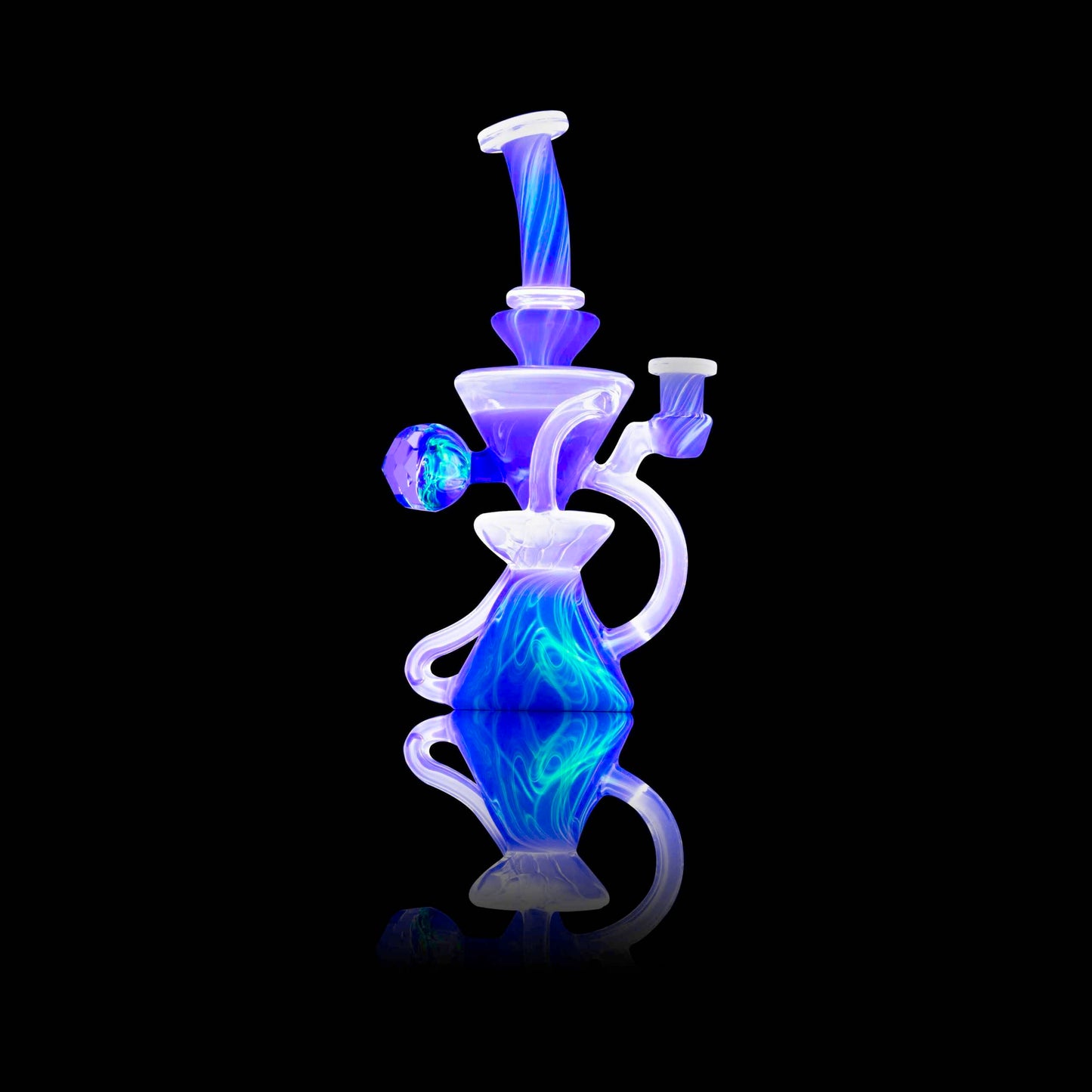 comfortable design of the Scribble Recycler by Captncronic Glass x Scomo Moanet (2021)