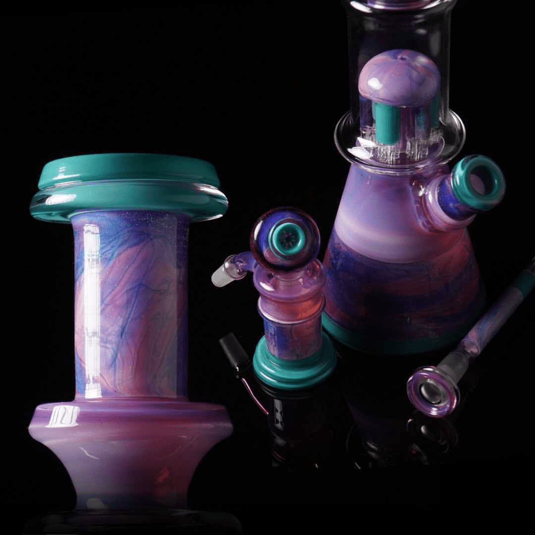 luxurious art piece - Scribble Double Chamber Flask (w/ Dry Catcher) by Leisure x Scomo Moanet (2021)