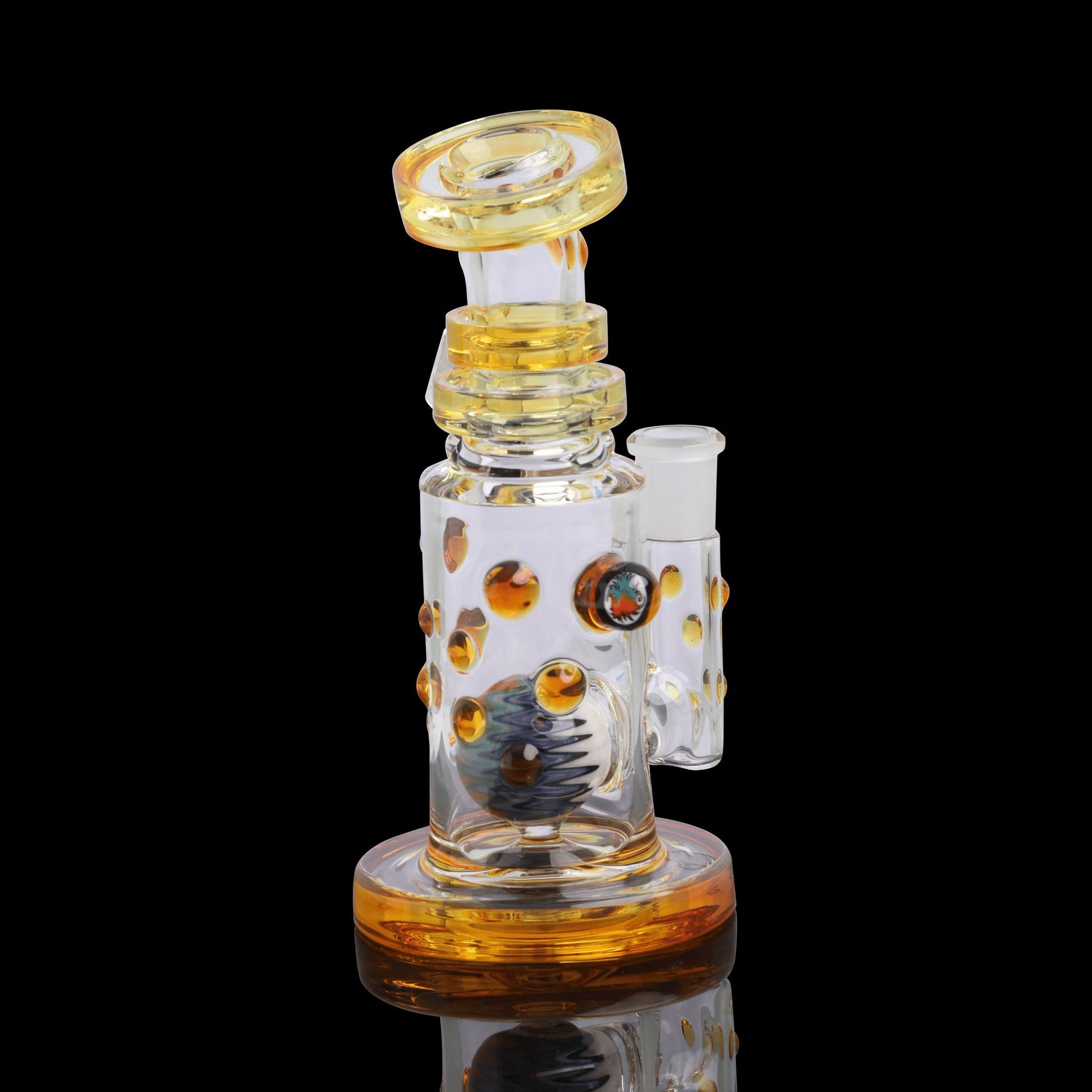 hand-blown design of the Rainbow Rig (A) by Chris Hubbard