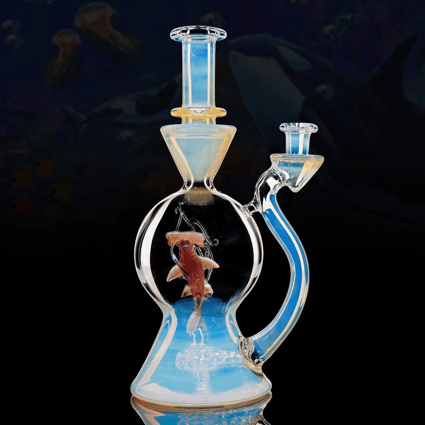 sophisticated design of the Fumed Aquarium by Liz Wright Glass (GV 2022)
