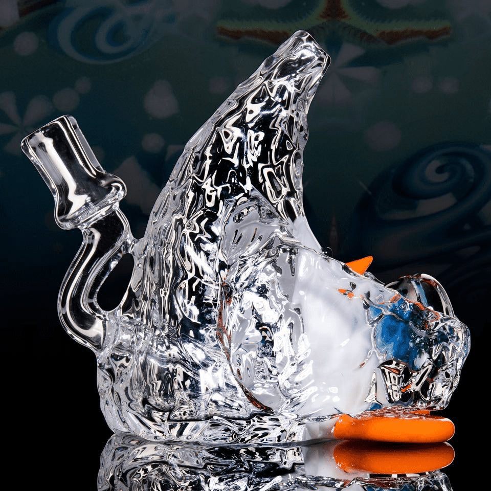 artisan-crafted art piece - Penguin by Chaka Glass (GV 2022)