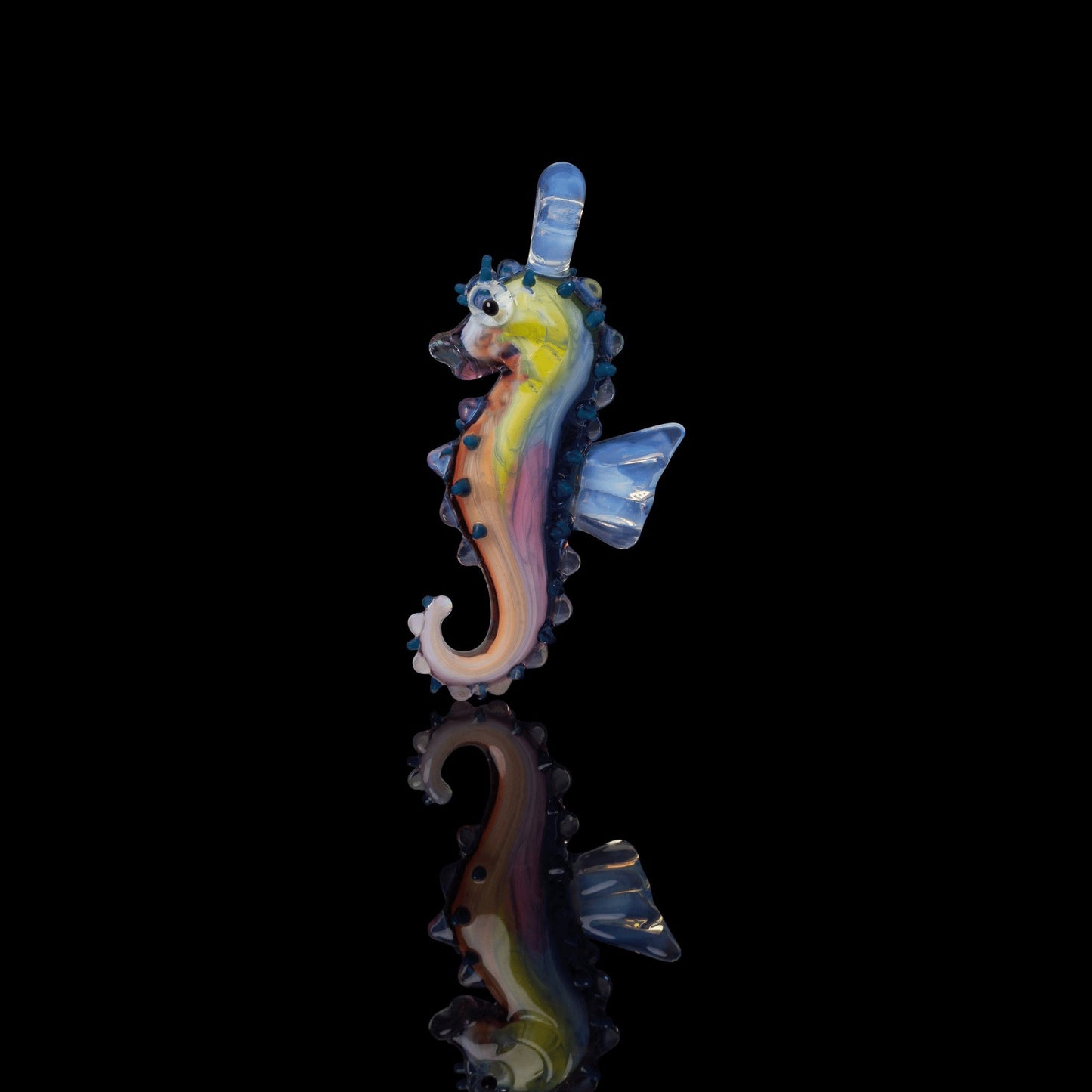 exquisite design of the Collab Seahorse Pendant (B) by Liz Wright x Scomo Moanet (Scribble Season 2022)