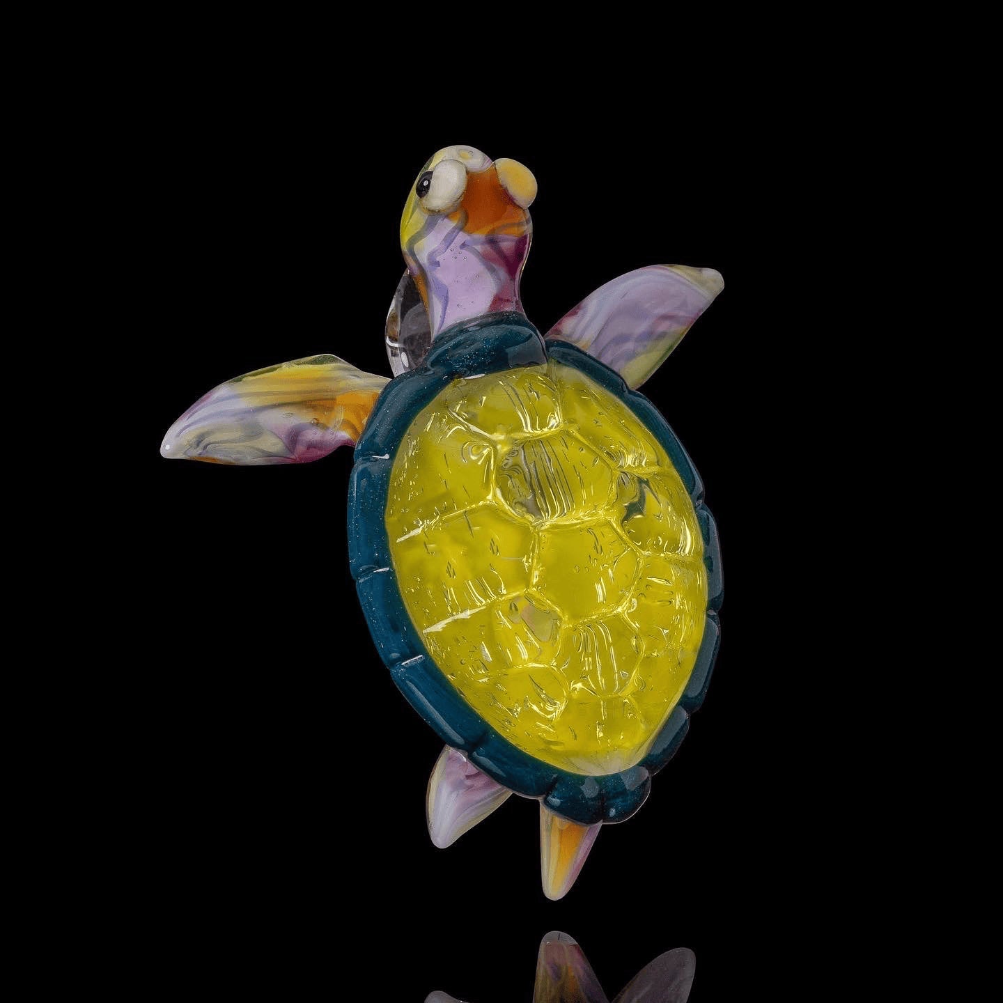 luxurious design of the Collab Turtle Rig Set with Pendant and Cap by Turtle Glass x Scomo Moanet (Scribble Season 2022)