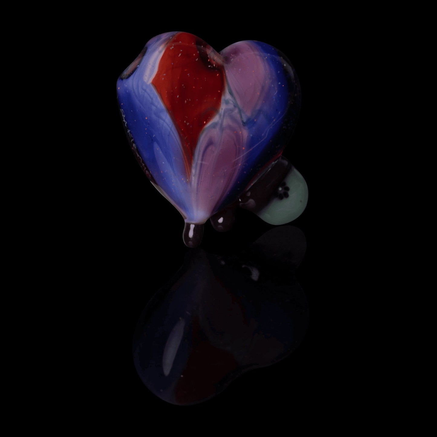 luxurious art piece - Collab Kiwi On A Scribbly Heart by Sakibomb Hackysacky x Scomo Moanet (Scribble Season 2022)