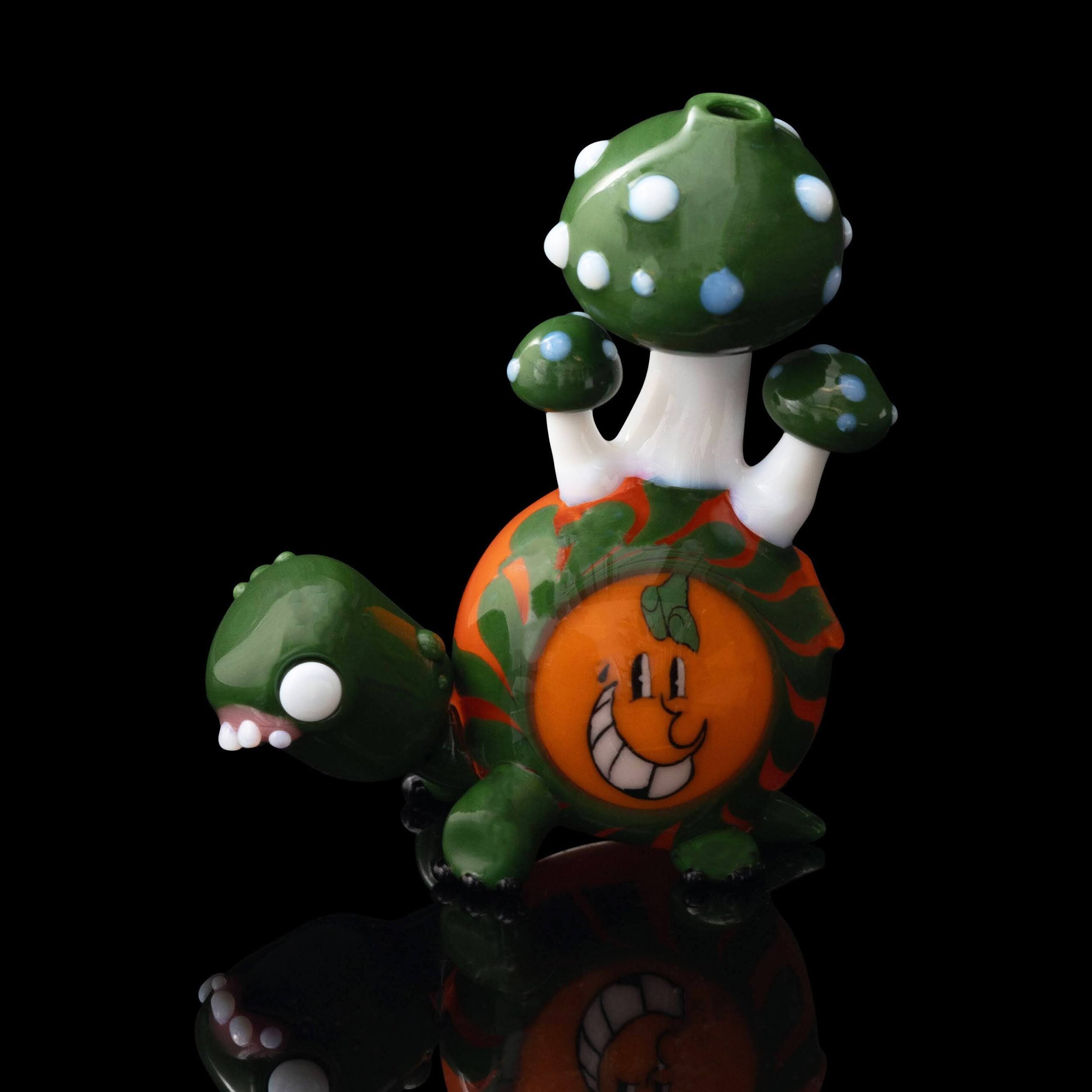 artisan-crafted design of the Large Mushroom Rig by Glasshole (2023)