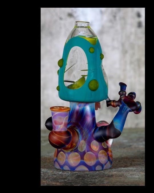 artisan-crafted design of the Large Mushroom Rig by Glasshole (2023)