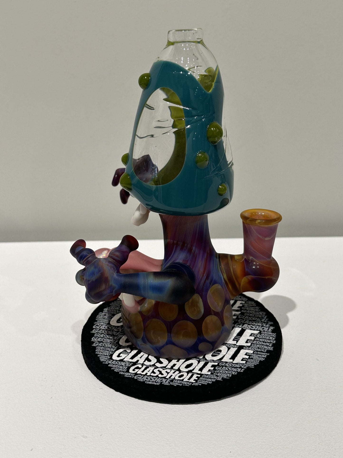 artisan-crafted design of the Large Mushroom Rig by Glasshole (2023)