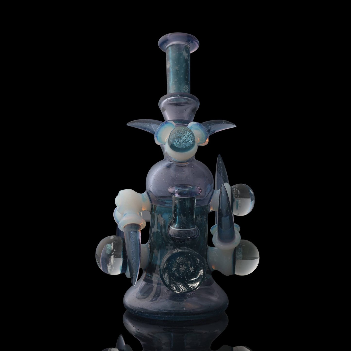 heady design of the Blizzard Warlock Rig by Chaka x Alex Ubatuba