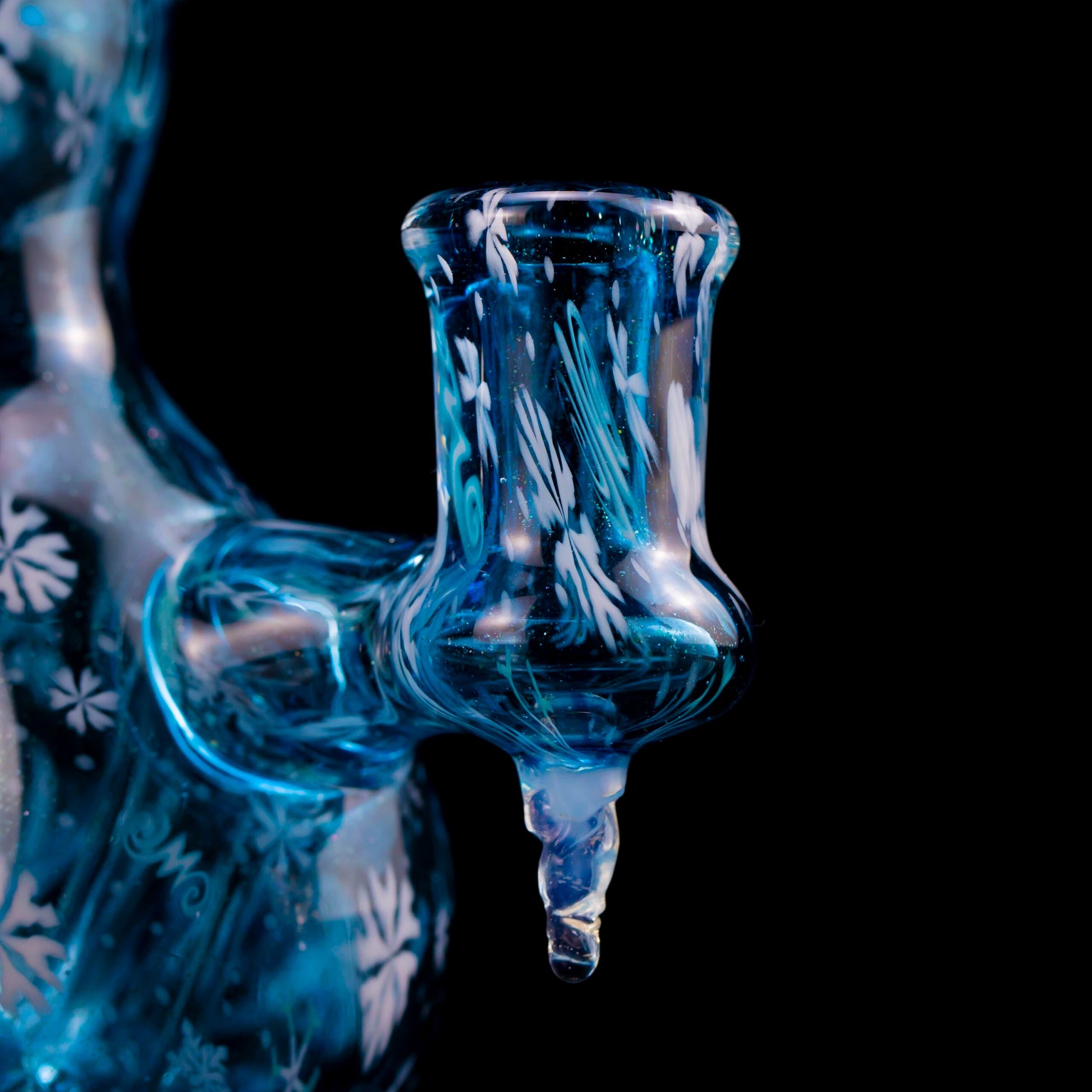 luxurious design of the Frenchie Rig by Chaka Glass x Swanny (2023)