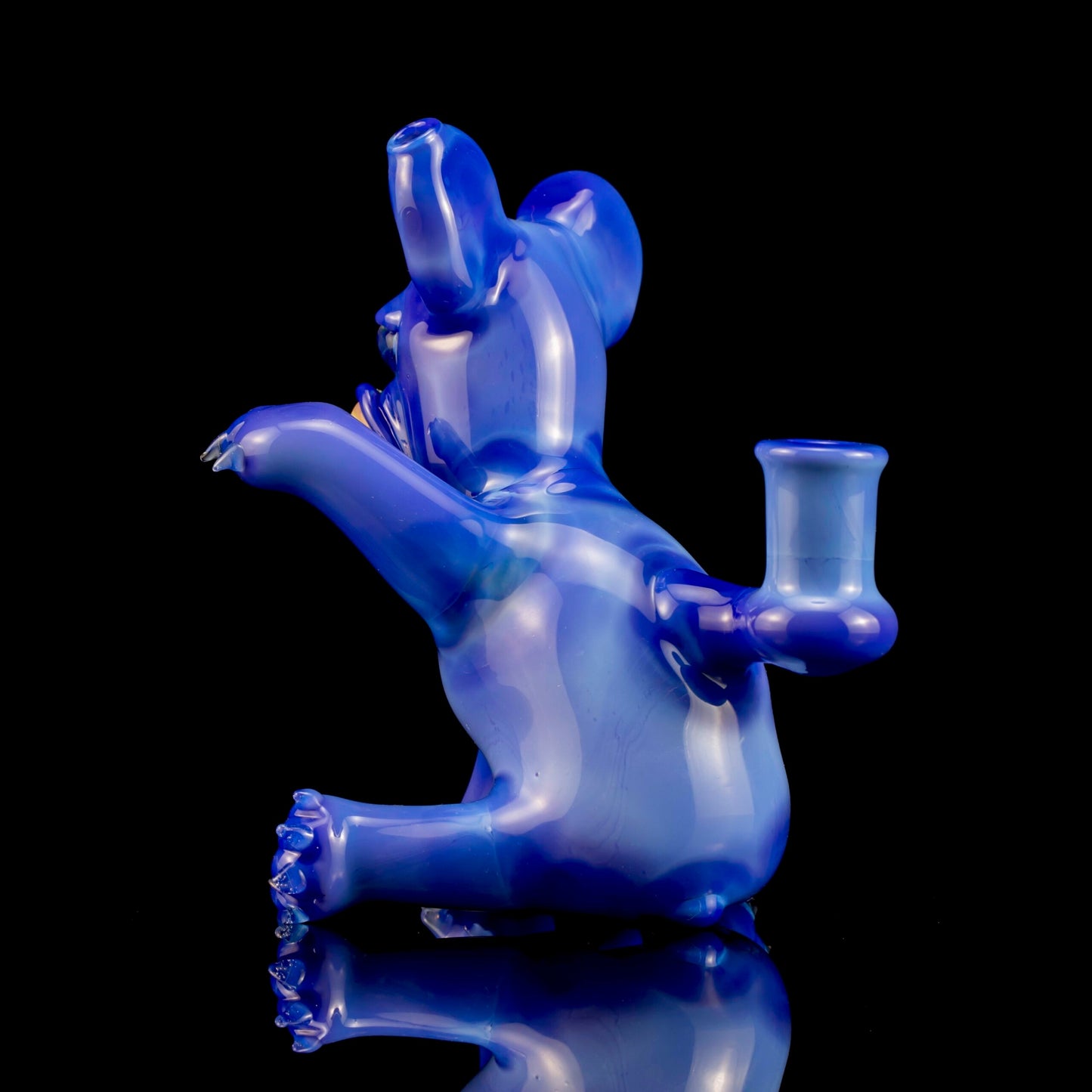 innovative design of the Frenchie Rig by Firefly Glass x Swanny (2023)
